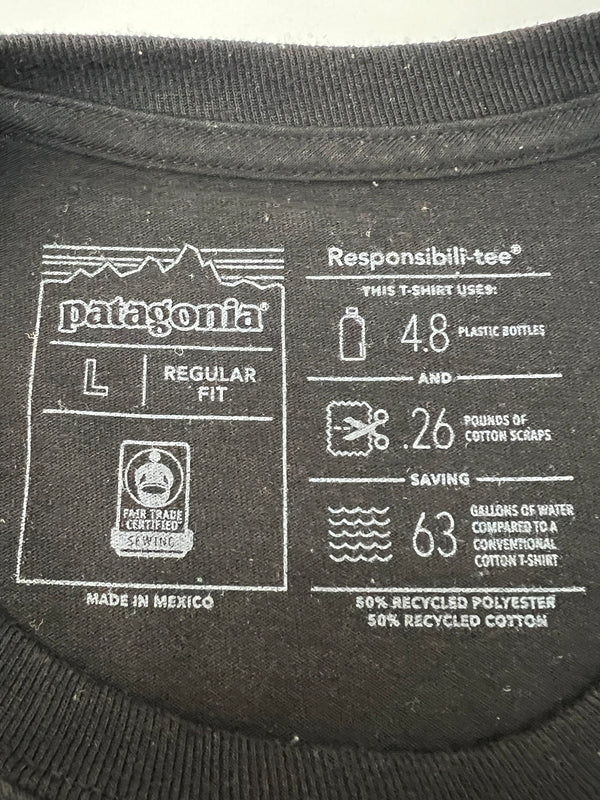 【中古品】【メンズ】 patagonia パタゴニア Long-Sleeved P-6 Logo Responsibili-Tee STY39161 ロングスリーブ P-6 ロゴ レスポンシビリティー トップス 144-260808-SH-17-hon サイズ：L カラー：ブラック 万代Net店