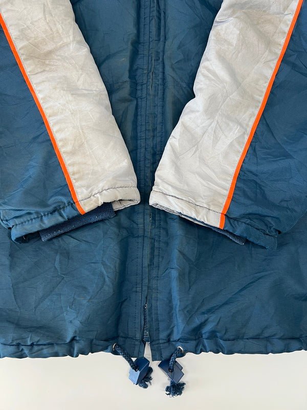 【現状渡し品】【メンズ】 UMBRO アンブロ Padding Bench Coat 中綿ベンチコート アウター 146-260809-SH-07-hon サイズ：L カラー：ネイビー/グレー 万代Net店