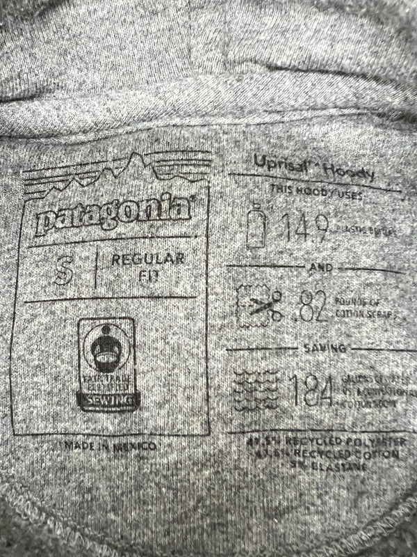 【中古品】【メンズ】 Patagonia パタゴニア P-6 Logo Uprisal Hoody 39539 P-6ロゴ・アップライザル・フーディ トップス 147-260808-SH-22-hon サイズ：S カラー：グレー 万代Net店