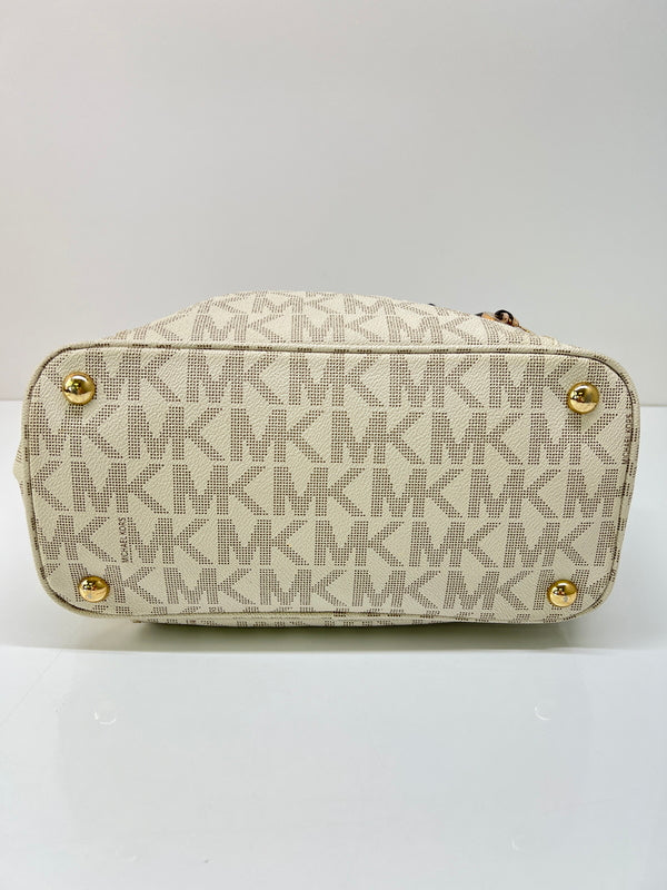 【中古品】【レディース】 MICHAEL KORS マイケルコース JET SET ITEM EW SIGNATURE TOTE 30S11TTT4B ジェットセット アイテム シグネチャー トートバッグ カバン 180-260815-kk-25-hon カラー：VANILLA 万代Net店