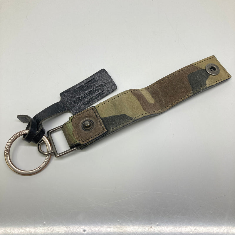 【中古品】【メンズ】 Saint Laurent PARIS サンローラン パリ HUNTING KEY RING ハンティング キーリング アクセサリー キーホルダー 183-260804-kk-36-hon カラー：カモフラージュ 万代Net店
