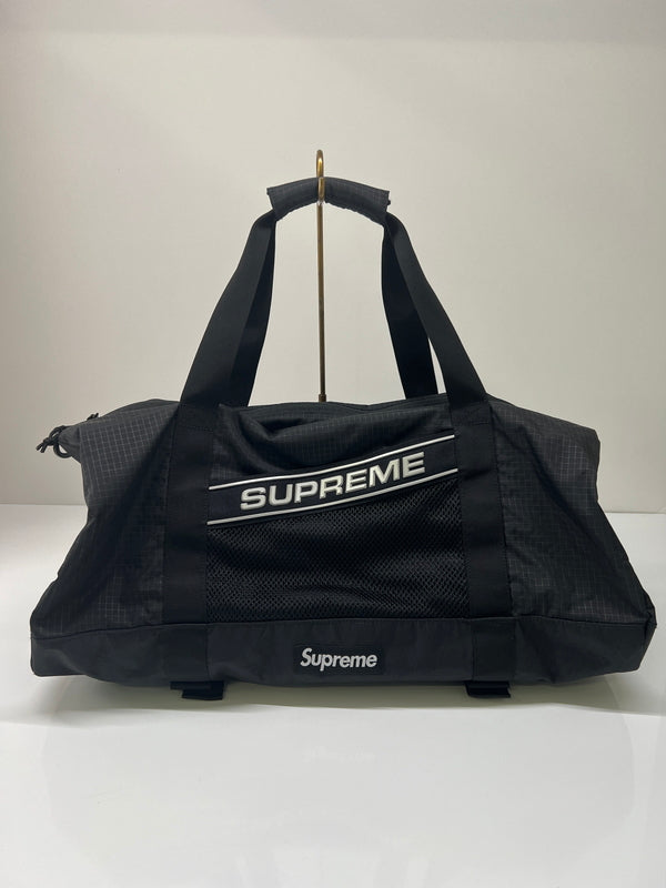 【中古美品】【メンズ/レディース】 Supreme シュプリーム 23AW DUFFEL BAG ダッフルバッグ カバン 149-260704-kk-04-hon カラー：ブラック 万代Net店
