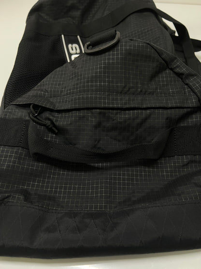 【中古美品】【メンズ/レディース】 Supreme シュプリーム 23AW DUFFEL BAG ダッフルバッグ カバン 149-260704-kk-04-hon カラー：ブラック 万代Net店