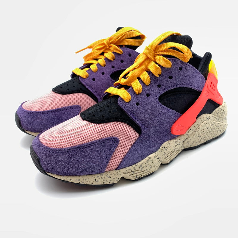 【中古美品】【メンズ】 size? × NIKE サイズ ナイキ DM9093-500 AIR HUARACHE スニーカー 靴 160-260628-st-03-otoh カラー：コートパープル/ブライトクリムゾン 万代Net店