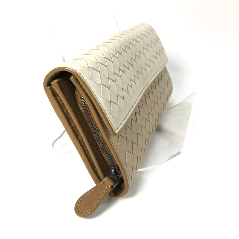 【中古品】【レディース】 BOTTEGA VENETA ボッテガ ヴェネタ イントレチャート 2つ折り 長財布 財布 181-260624-sm-03-otoh カラー：ライトベージュ キャメルベージュ 万代Net店