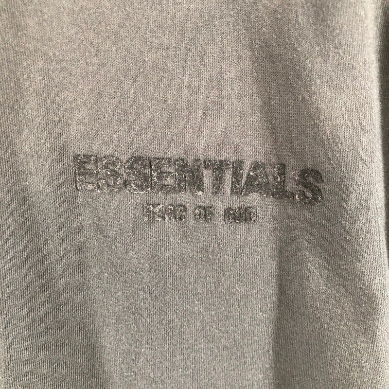 【中古美品】【メンズ】 FEAR OF GOD ESSENTIALS フィアオブゴッド エッセンシャルズ Front Logo L/S Tee 長袖Tシャツ 147-260506-sy-02-otoh サイズ：XL カラー：ブラック系 万代Net店