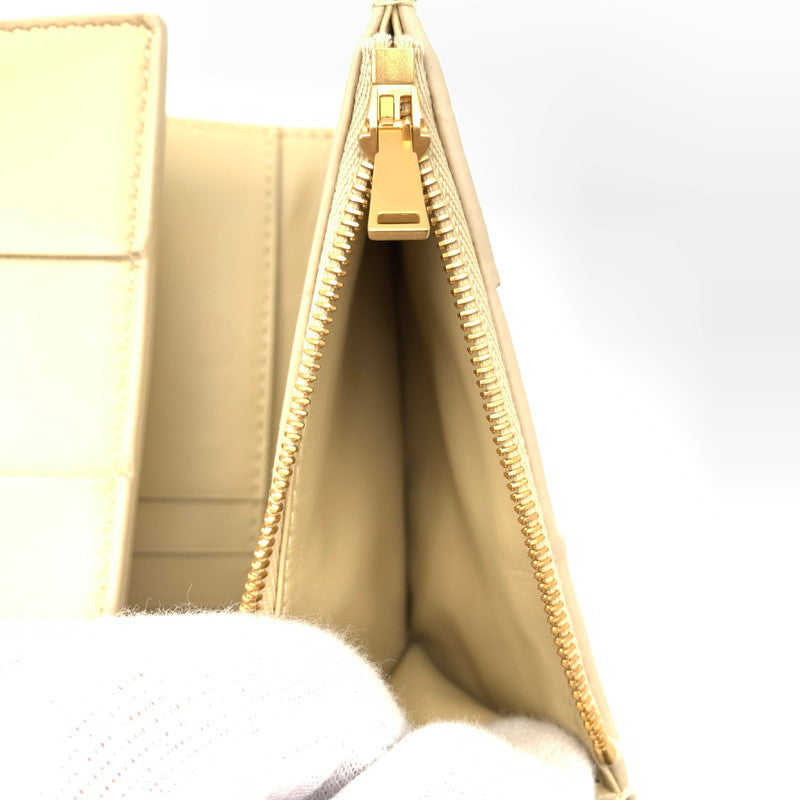 【中古品】【レディース】 BOTTEGA VENETA ボッテガ・ヴェネタ カセット 三つ折りファスナーウォレット 財布 181-260427-ts-02-otoh カラー：ベージュ 万代Net店