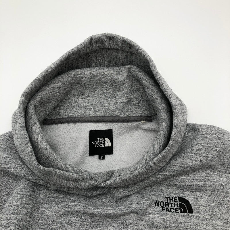 【中古品】【メンズ】 THE NORTH FACE NT61835 SQUARE LOGO HOODIE ザ・ノース・フェイス スクエアロゴフーティ プルオーバーパーカー 144-260617-sm-05-otoh サイズ：S カラー：ミックスグレー 万代Net店