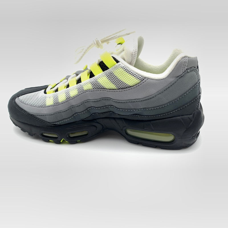 【中古美品】【メンズ】 NIKE ナイキ CT1689-001 AIR MAX 95 OG スニーカー 靴 160-260613-st-02-otoh カラー：ブラック/クローム/ネオンイエロー/ライトグラファイト 万代Net店