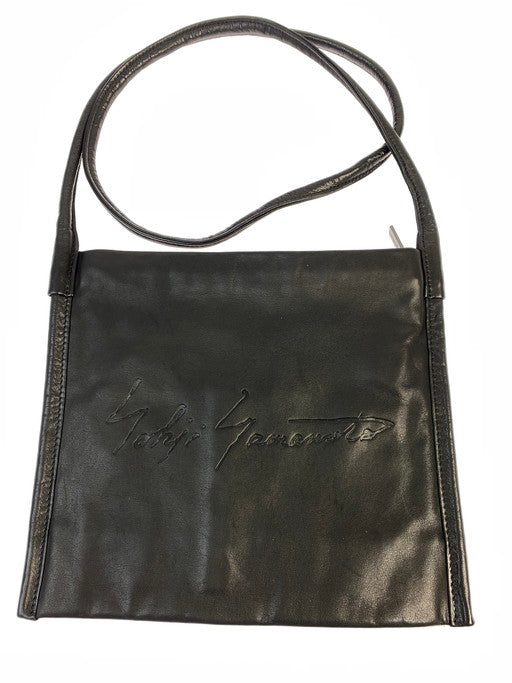 【中古品】【メンズ】 Yohji Yamamoto ヨウジヤマモト COLLECTIONS FZ-111-771 CUIR COW LEATHER SHOULDER BAG ショルダーバッグ 188-250220-me-07-min カラー：ブラック 黒 万代Net店