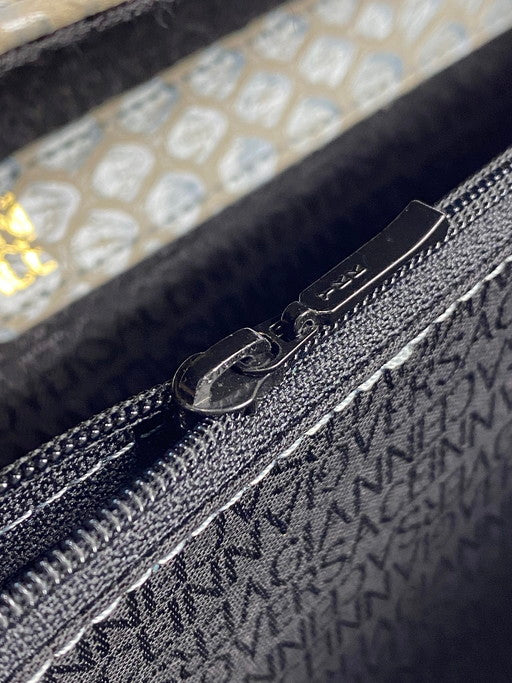 【中古美品】【メンズ/レディース】 Gianni Versace ジャンニ・ヴェルサーチ サンバースト レザー クラッチバッグ 鞄 180-250119-AS-6-min 万代Net店