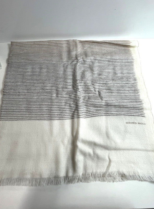 【中古美品】【レディース】 未使用品 HERMES エルメス 大判ショール ソフトカシミヤ グラデーション ストライプ アイボリー ベージュ ブラウン 183-250923-SS-03-ich 万代Net店