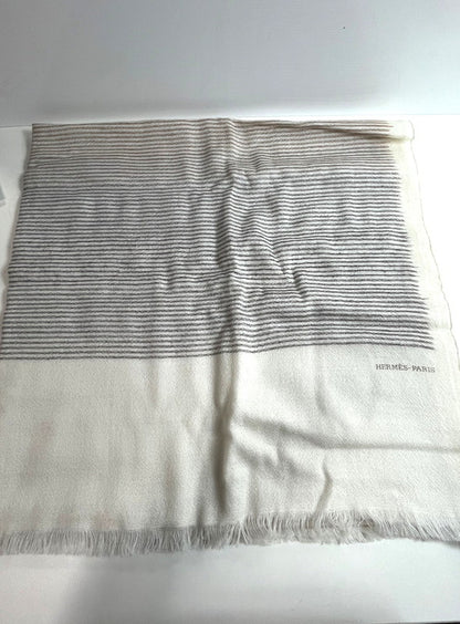 【中古美品】【レディース】 未使用品 HERMES エルメス 大判ショール ソフトカシミヤ グラデーション ストライプ アイボリー ベージュ ブラウン 183-250923-SS-03-ich 万代Net店