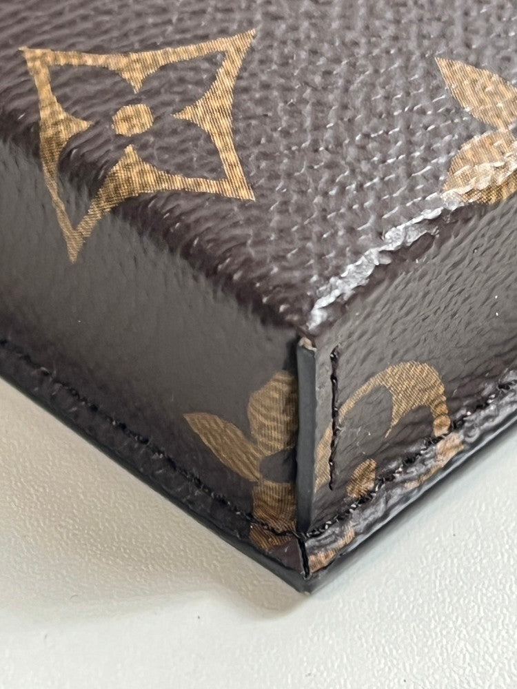 【中古美品】【メンズ/レディース】 LOUIS VUITTON ルイ・ヴィトン 未使用保管品  ポーチ ボックス フォンケース M68523 モノグラムキャンバス 179-241225-SS-02-ich 万代Net店