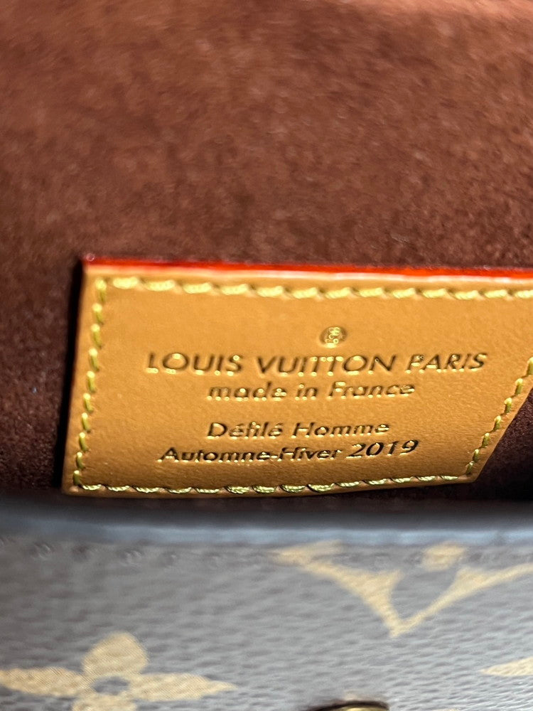 【中古美品】【メンズ/レディース】 LOUIS VUITTON ルイ・ヴィトン 未使用保管品  ポーチ ボックス フォンケース M68523 モノグラムキャンバス 179-241225-SS-02-ich 万代Net店