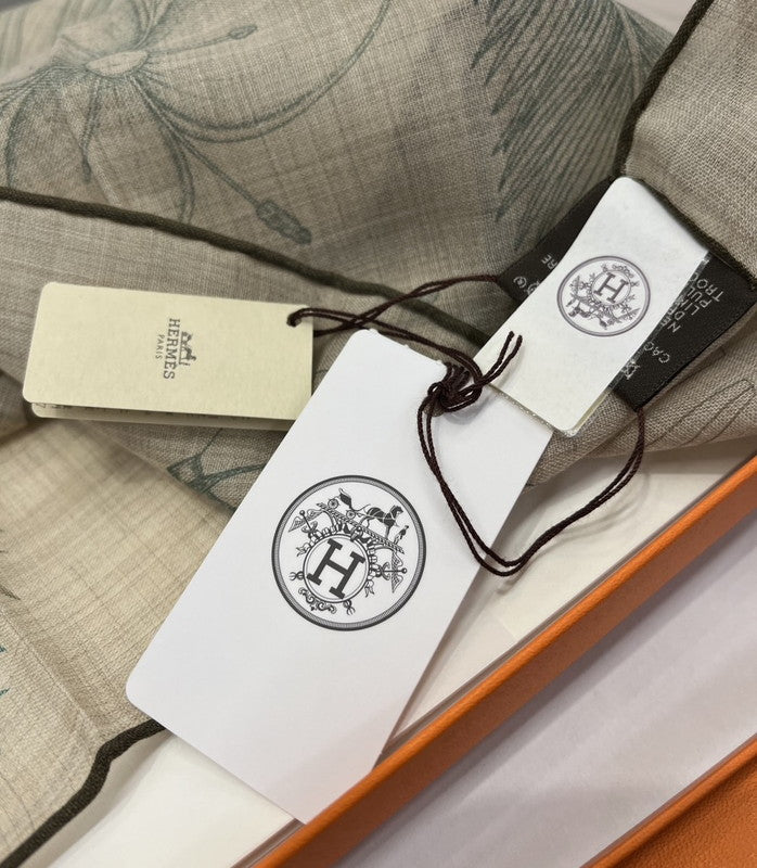 【中古美品】【レディース】 HERMES エルメス 未使用 Hermes エルメス スカーフ カレ90 カシミヤ100％ ヤシの目録 183-250116-SS-01-ich 万代Net店