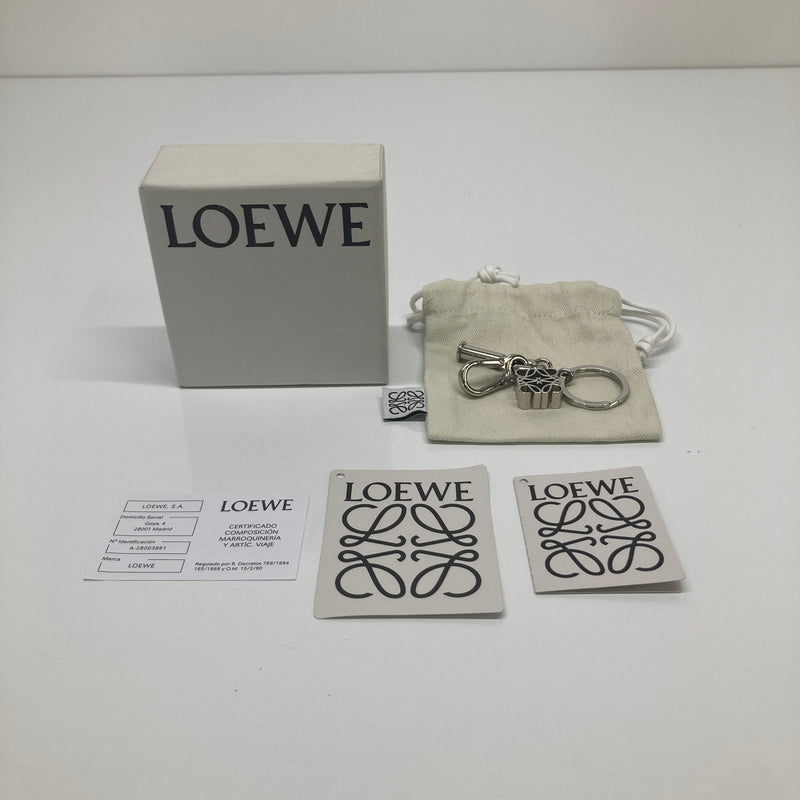 【中古品】【メンズ/レディース】 LOEWE ロエベ アナグラム キーホルダー c554231x33 シルバーカラー (ICH) 182-260819-AS-3-hon カラー：シルバー 万代Net店