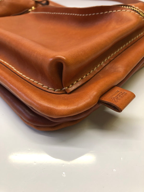 【中古品】【メンズ】 HERZ ヘルツ CK-125 リバーシブル ショルダーバッグ ワイドタイプ カバン (ICH) 188-260906-AS-10-hon カラー：キャメル 万代Net店
