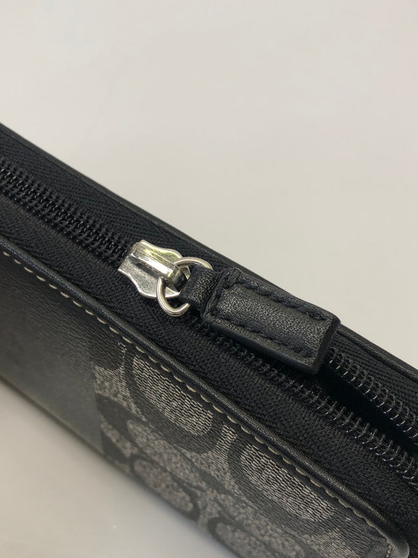 【中古品】【レディース】 COACH コーチ アコーディオン シグネチャー ストライプ PVCレザー ラウンドファスナー 長財布 ロングウォレット (ICH) 200-260912-AS-2-hon カラー：ブラック/グレー 万代Net店