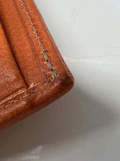 【中古美品】【メンズ/レディース】 IL BISONTE イルビゾンテ スタンダードコレクション 411853 二つ折り財布 牛革 ヤキヌメ (ICH) 200-261004-AS-4-hon カラー：ブラウン 万代Net店