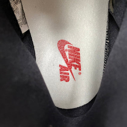 【中古美品】【メンズ/レディース】 NIKE ナイキ DZ5485-612 AIR JORDAN 1 HIGH OG エア ジョーダン ワン ハイ オージー スニーカー シューズ 靴 160-260520-cs-06-izu サイズ：26cm カラー：VARSITY RED/BLACK-SAIL-MUSLIN 万代Net店