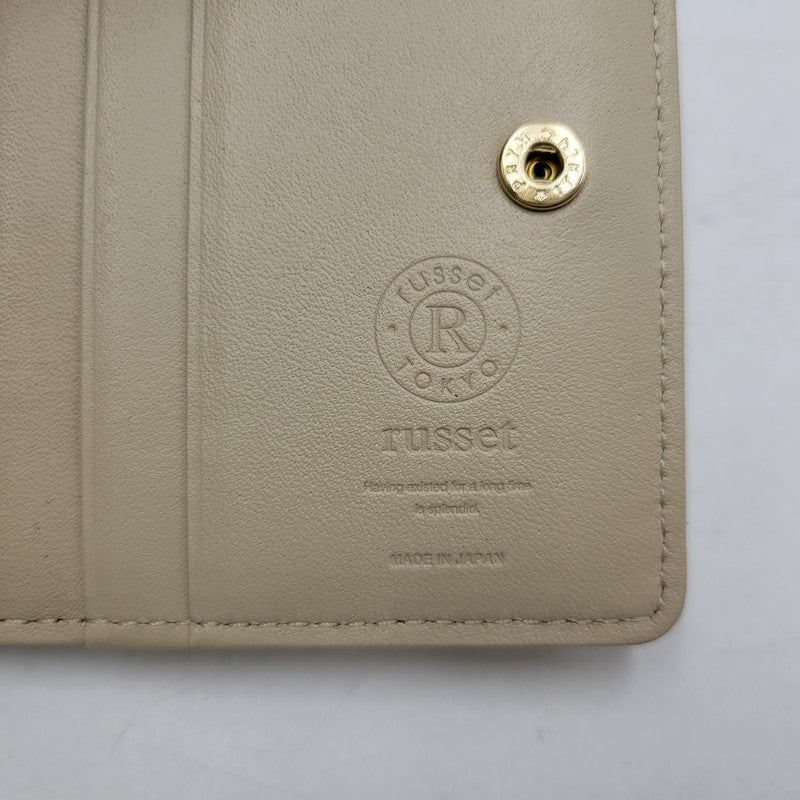 【中古品】【レディース】 russet ラシット スムースレザー ハーフウォレット 二つ折り 財布 200-260522-as-15-izu カラー：ベージュ 万代Net店