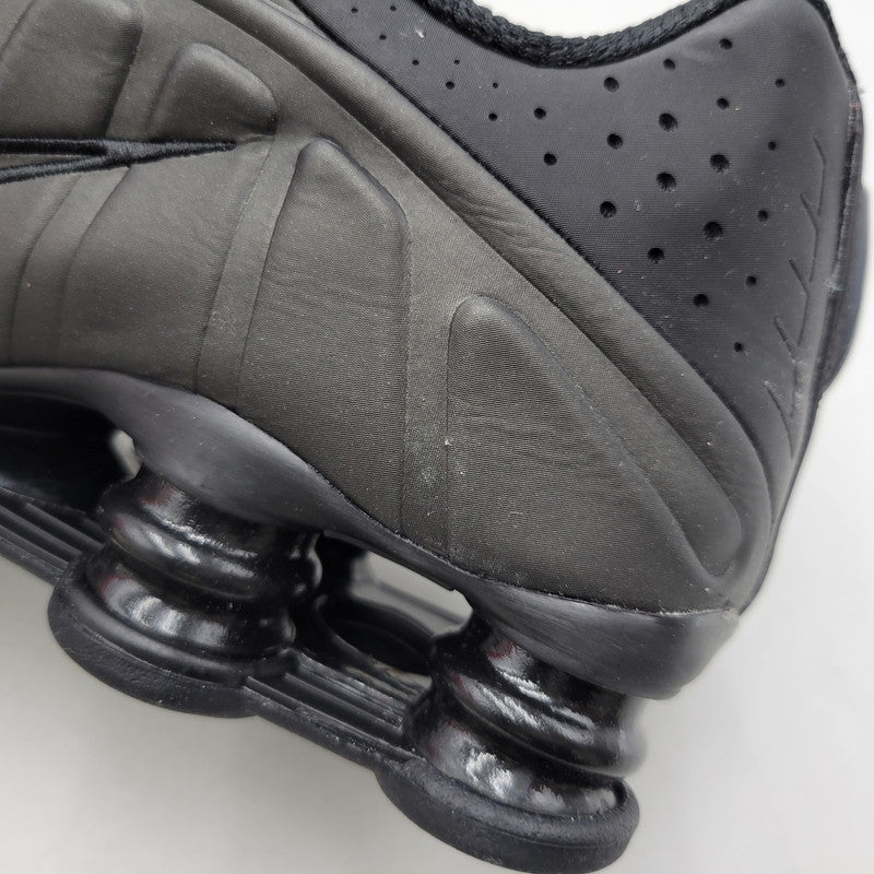 【中古美品】【メンズ】 NIKE ナイキ SHOX R4 HQ1988-001 ショックス R4 スニーカー シューズ 靴 160-260424-ay-02-izu サイズ：27.5cm カラー：BLACK/BRIGHT CRIMSON 万代Net店