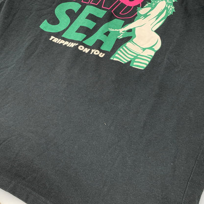 【中古品】【メンズ】 HYSTERIC GLAMOUR ヒステリック グラマー × WIND AND SEA ウィンダンシー 02203CL14 20AW GRAPHIC L S TEE グラフィック ロングスリーブ Tシャツ トップス 長袖 140-260612-ya-03-izu サイズ：L カラー：ブラック 万代Net店