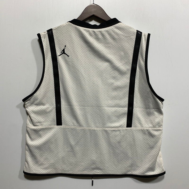 【中古品】【メンズ】 NIKE ナイキ DM1387-030 JORDAN 23 ENGINEERED VEST ジョーダン エンジニア ベスト 148-260627-cs-04-izu サイズ：M カラー：ホワイト×ライトブルー系 万代Net店