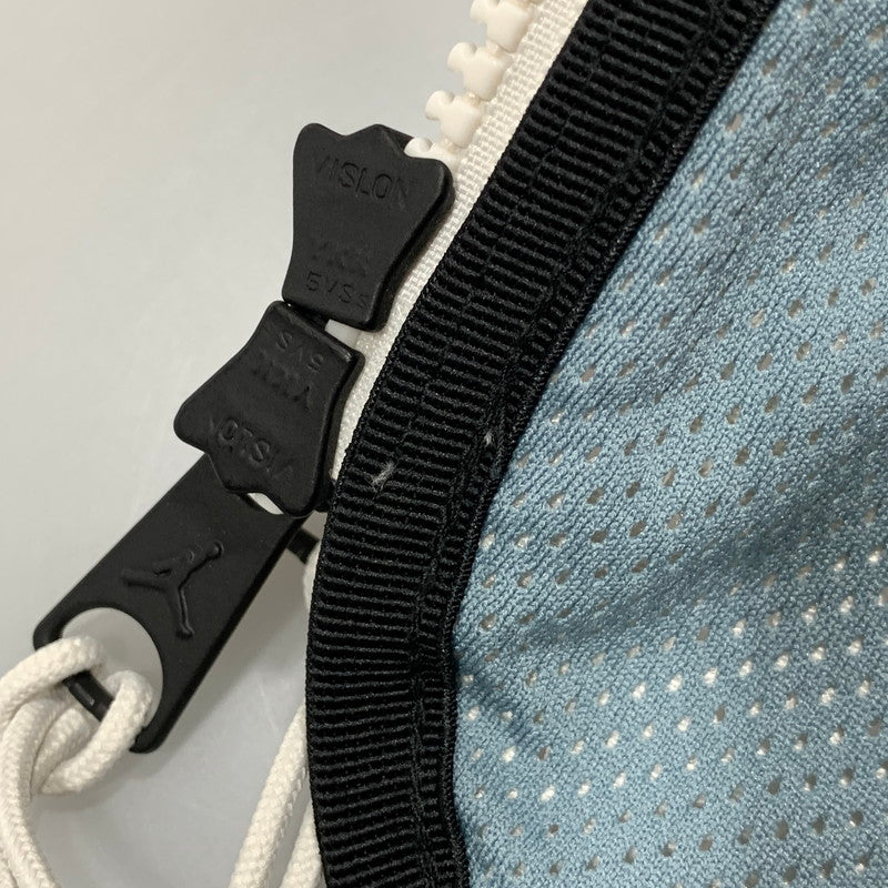 【中古品】【メンズ】 NIKE ナイキ DM1387-030 JORDAN 23 ENGINEERED VEST ジョーダン エンジニア ベスト 148-260627-cs-04-izu サイズ：M カラー：ホワイト×ライトブルー系 万代Net店