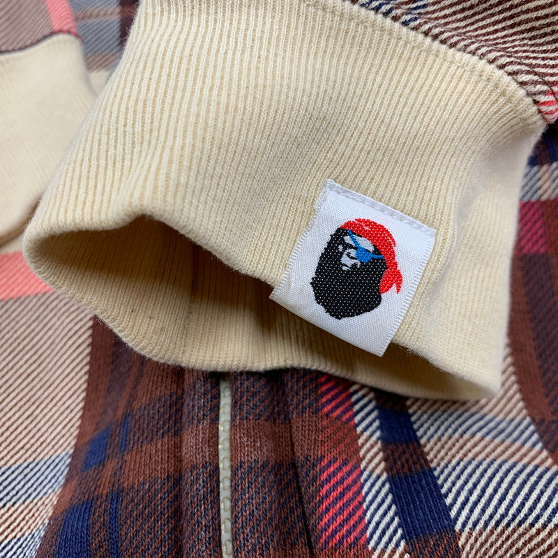 【中古品】【メンズ】 A BATHING APE アベイシングエイプ PIRATE STORE 限定 ZIP UP HOODED SWEATSHIRT パイレーツ ストア ジップ アップ フーデッド スウェットシャツ パーカー トップス 142-260616-kh-04-izu サイズ：L カラー：マルチ 万代Net店