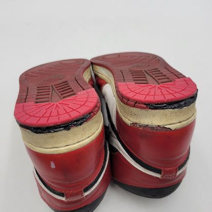 【現状渡し品】【メンズ/レディース】 NIKE ナイキ 130207 101 観賞用 AIR JORDAN 1 RETRO HIGH CHICAGO (1994) エア ジョーダン 1 レトロ ハイ シカゴ スニーカー 靴 160-260526-kh-14-izu サイズ：25 カラー：WHITE/BLACK-RED 万代Net店