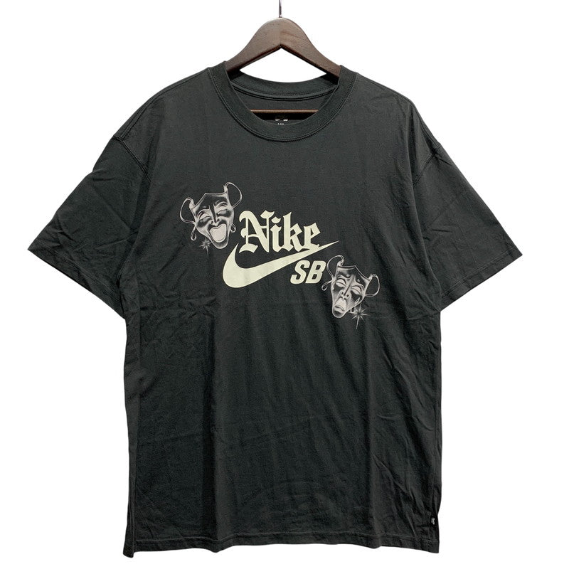 【中古品】【メンズ】 NIKE SB ナイキエスビー HJ0815-060 HAYLEY WILSON ヘイリー ウィルソン S S TEE ショートスリーブ Tシャツ トップス 半袖 148-260625-ya-08-izu サイズ：M カラー：チャコール 万代Net店