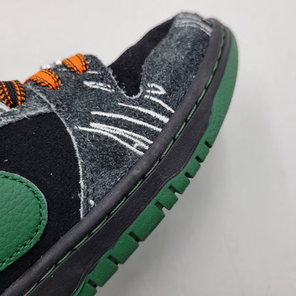 【中古品】【メンズ/レディース】 NIKE SB ナイキエスビー × THERE SKATEBOARDS ゼアスケートボード DUNK LOW QS HF7743-001 ダンク ロー QS スニーカー シューズ 靴 160-260417-as-11-izu サイズ：26cm カラー：BLACK/GORGE GREEN-SUMMIT WHITE 万代Net店