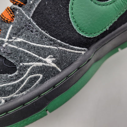 【中古品】【メンズ/レディース】 NIKE SB ナイキエスビー × THERE SKATEBOARDS ゼアスケートボード DUNK LOW QS HF7743-001 ダンク ロー QS スニーカー シューズ 靴 160-260417-as-11-izu サイズ：26cm カラー：BLACK/GORGE GREEN-SUMMIT WHITE 万代Net店