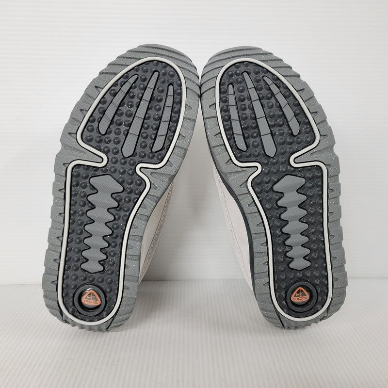 【中古美品】【メンズ】 NIKE ナイキ ACG IZY FV4317-003 スニーカー シューズ 靴 160-260417-as-05-izu サイズ：27cm カラー：PHOTON DUST/PHOTON DUST 万代Net店