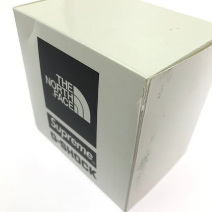 【中古品】【メンズ】 SUPREME シュプリーム × THE NORTH FACE ザ・ノースフェイス × G-SHOCK ジーショック トリプル コラボ DW-6900NS-7JR デジタル 腕時計 149-260716-rt-11-tagh カラー：ホワイト 万代Net店