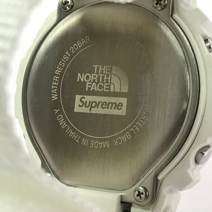 【中古品】【メンズ】 SUPREME シュプリーム × THE NORTH FACE ザ・ノースフェイス × G-SHOCK ジーショック トリプル コラボ DW-6900NS-7JR デジタル 腕時計 149-260716-rt-11-tagh カラー：ホワイト 万代Net店