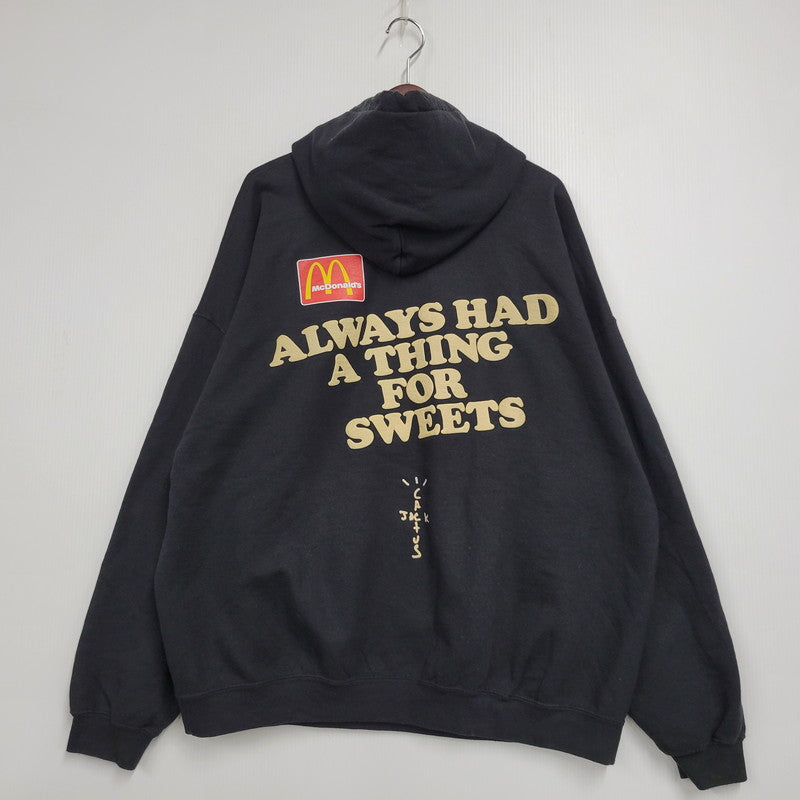 【中古品】【メンズ】 TRAVIS SCOTT CACTUS JACK トラヴィススコット カクタスジャック × MCDONALD'S マクドナルド APPLE PIE HOODIE アップルパイ フーディー パーカー 142-260617-kh-13-izu サイズ：XL カラー：ブラック 万代Net店