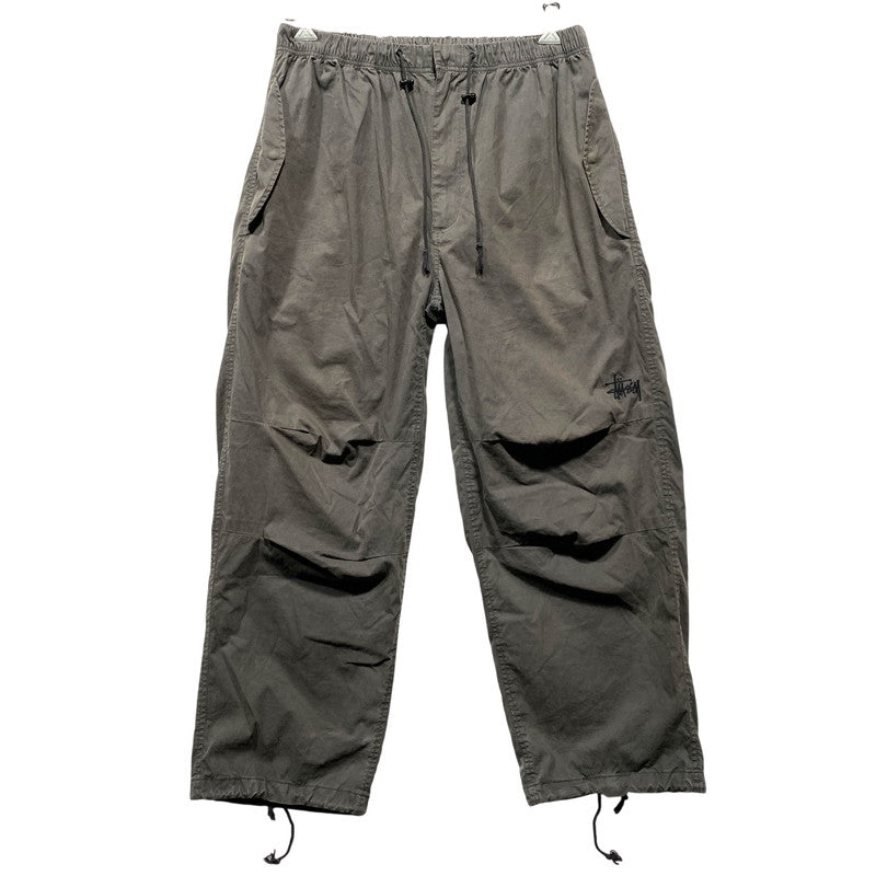 【中古品】【メンズ】 STUSSY ステューシー 116562 22AW NYCO OVER TROUSERS ナイコ オーバー トラウザーズ ズボン ボトムス 153-260626-ya-03-izu サイズ：M カラー：チャコール 万代Net店