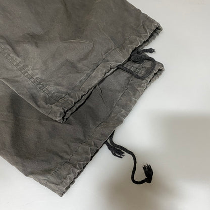 【中古品】【メンズ】 STUSSY ステューシー 116562 22AW NYCO OVER TROUSERS ナイコ オーバー トラウザーズ ズボン ボトムス 153-260626-ya-03-izu サイズ：M カラー：チャコール 万代Net店