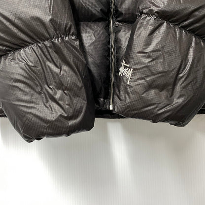 【中古品】【メンズ】 STUSSY ステューシー 115742 DOWN PUFFER PARACHUTE RIPSTOP ダウン パッファ パラシュート リップストップ ジャケット アウター 142-260906-kh-10-izu サイズ：XL カラー：チャコール系 万代Net店