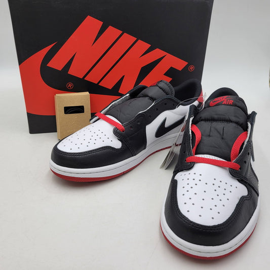 【中古美品】【メンズ】 NIKE ナイキ AIR JORDAN 1 RETRO LOW OG CZ0790-106 エア ジョーダン 1 レトロ ロー OG スニーカー シューズ 靴 160-260417-as-06-izu サイズ：27cm カラー：WHITE/BLACK-VARSITY RED 万代Net店