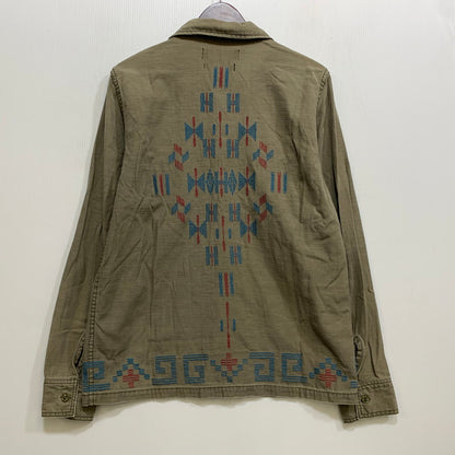 【中古品】【メンズ】 REMI RELIEF レミレリーフ STUDS NATIVE MILITARY SHIRT スタッズ ネイティブ ミリタリー シャツ トップス 長袖 145-260714-cs-17-izu サイズ：XL カラー：カーキ 万代Net店