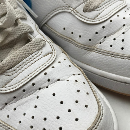 【中古品】【メンズ】 NIKE ナイキ HJ9105-100 COURT VISION LOW”WHITE UNIVERSITY コートビジョン ロウ ホワイト ユニバーシティ スニーカー 靴 160-260723-mh-01-fuzh サイズ：26.5cm カラー：ホワイト 万代Net店
