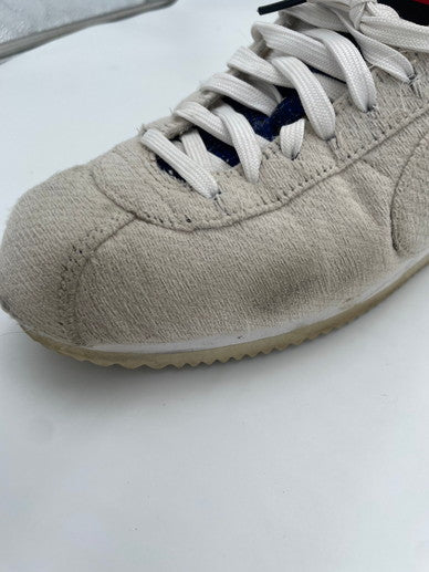 【中古品】【メンズ】 NIKE ナイキ STRANGER THINGS ストレンジャーシングス CLASSIC CORTEZ クラシック コルテッツ QS UD CJ6107-100 スニーカー 160-240804-NK-9-yok カラー：SAIL/SAIL-DEEP ROYAL BLUE-SAIL 万代Net店