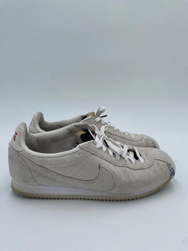 【中古品】【メンズ】 NIKE ナイキ STRANGER THINGS ストレンジャーシングス CLASSIC CORTEZ クラシック コルテッツ QS UD CJ6107-100 スニーカー 160-240804-NK-9-yok カラー：SAIL/SAIL-DEEP ROYAL BLUE-SAIL 万代Net店