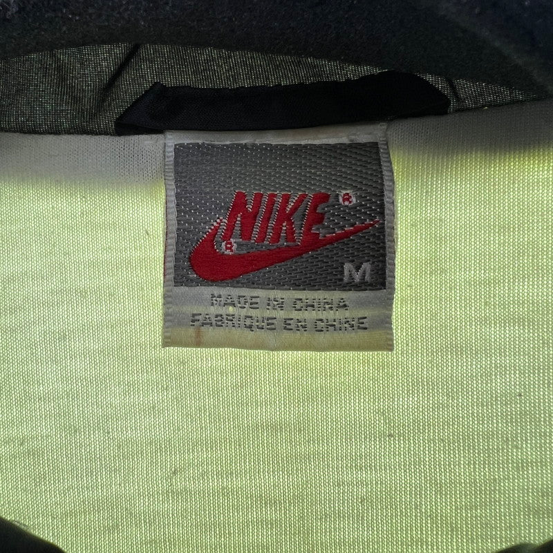 【中古品】【メンズ】 NIKE ナイキ ナイロンジャケット 上着 アウター YELLOW-BLACK SIZE:M ※使用感・シミ汚れあり 148-260919-io-30-fuzh カラー：イエローブラック 万代Net店