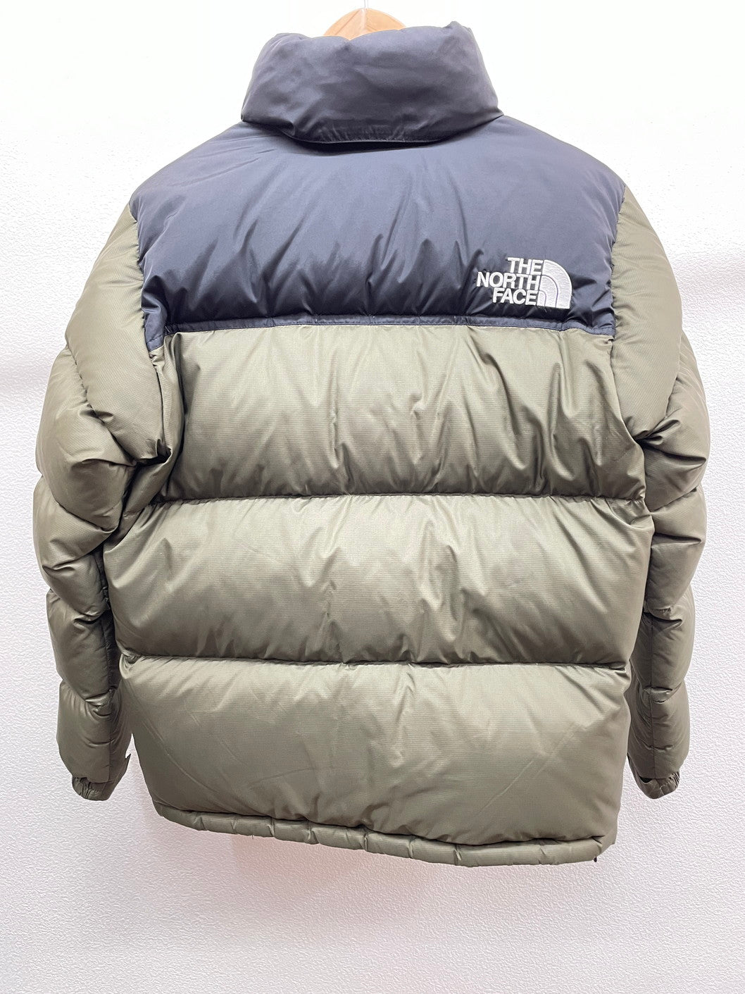 【中古品】【メンズ】 THE NORTH FACE ザ・ノースフェイス ダウンジャケット ヌプシジャケット ND91841 144-250312-MI-03-yok サイズ：M カラー：カーキー系 万代Net店