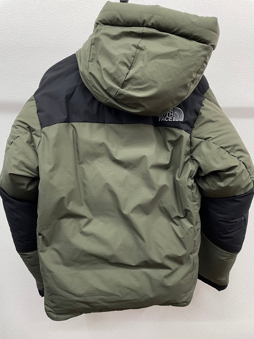 【中古品】【メンズ】 THE NORTH FACE ザ・ノースフェイス BALTRO LIGHT JACKET バルトロライトジャケット ND91950 ダウンジャケット アウター 144-250121-NK-03-yok サイズ：XL カラー：カーキ系 万代Net店